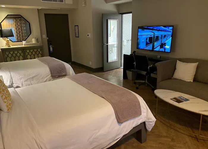 Hollywood Hotel